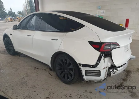 2020 Tesla Model Y Long Range Dual Motor All-Wheel Drive z USA, uszkodzony, nr VIN 5YJYGDEE0LF008924